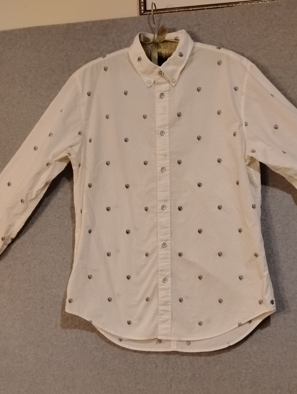 rag & bone White Button-Down Shirt with Black Daggers